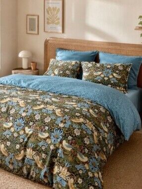 Blue Floral Reversible Comforter Set - Brand: